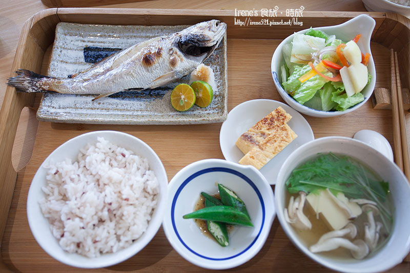 【宜蘭礁溪】日式文青咖啡館中的鮮魚和風定食．里海cafe&#8217; @Irene&#039;s 食旅．時旅