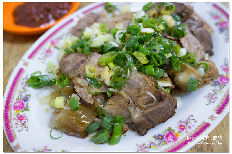 【三重】全牛料理，牛的每個部位幾乎都吃的到．正義台灣牛肉。全牛料理