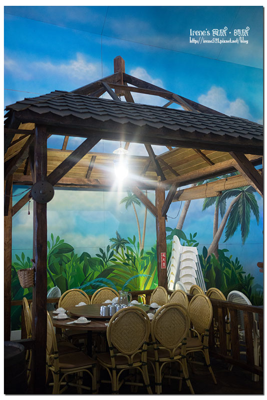 【蘆洲-親子餐廳】把整個海盜船搬入餐廳中，大球池&沙池好好玩．小島泰式料理
