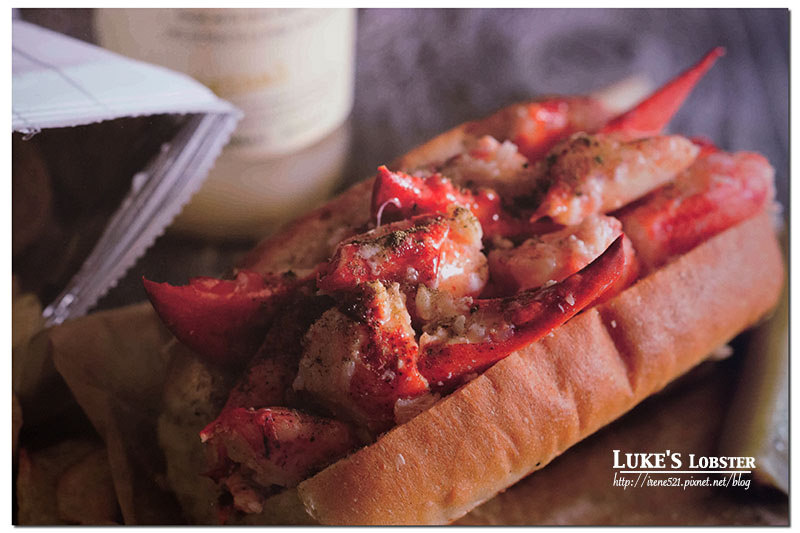 【大阪－美食】心齋橋人氣排隊店，沒吃到龍蝦三明治還有蟹肉三明治．Luke’s Lobster