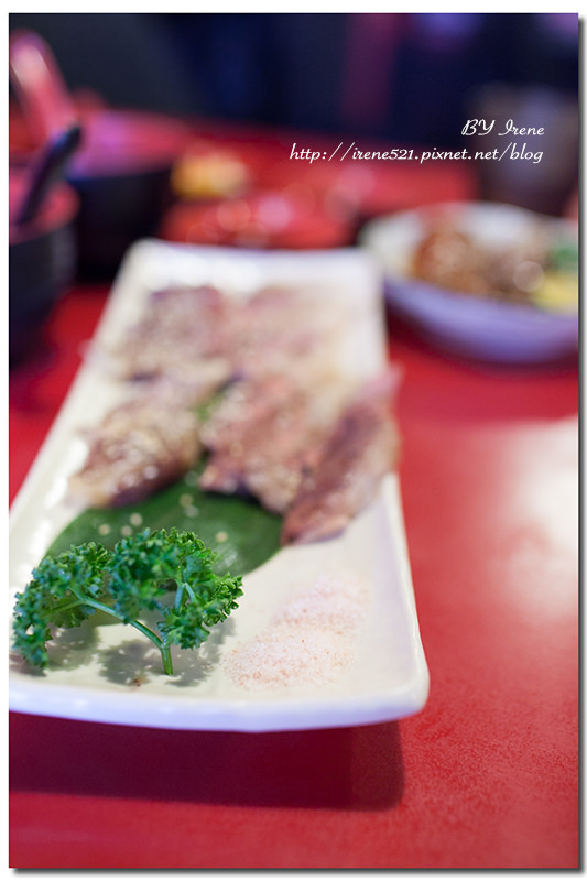 【板橋】平價大份量的日式食堂，丼飯、拉麵、握壽司、捲壽司、烤物通通有．八八食堂