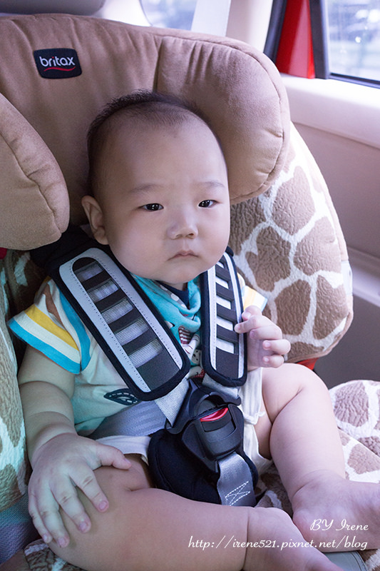 【開箱】寶寶的汽車安全座椅很重要，歐盟認證用起來更安心．Britax Romer
