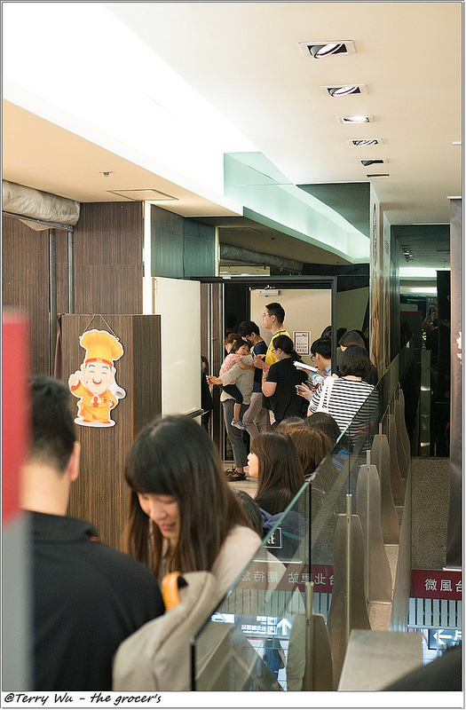 【泰瑞食記】日本人氣天丼專門店 金子半之助 終於有引進台灣了 , 剛開幕人潮很鬼扯也是很正常的無誤!!