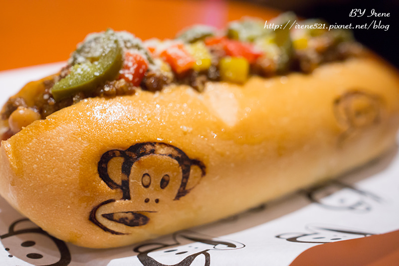 【台北大安區】可愛的大嘴猴熱狗堡．大嘴猴主題餐廳Paul Frank Hot Dog