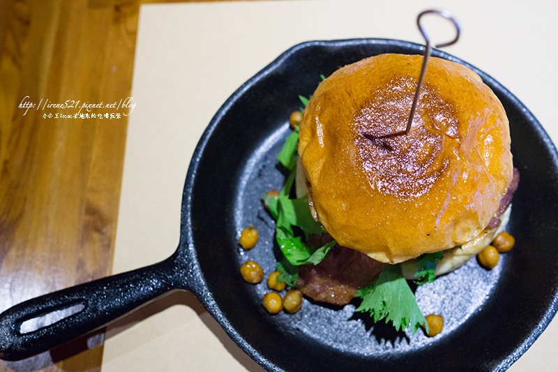 【台北大同區】美式漢堡加上荷蘭甜心鬆餅．Oldies Burger新美式文化料理