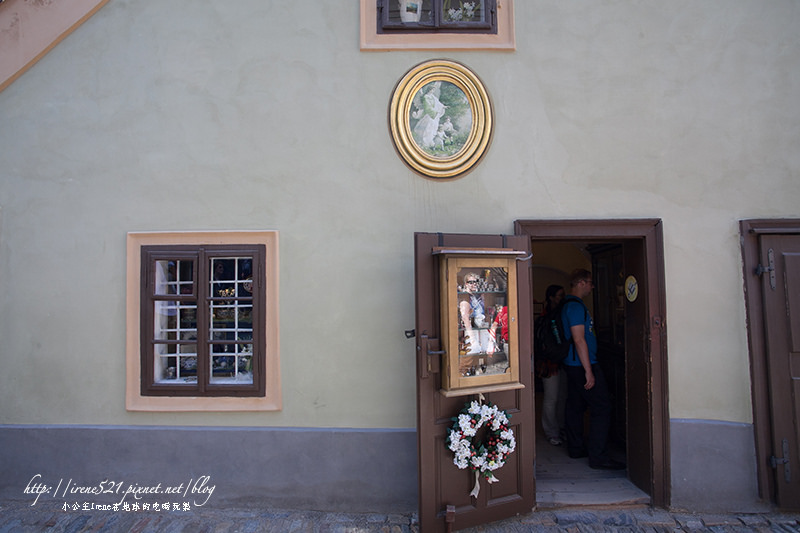 【布拉格】精緻可愛的迷你小屋，卡夫卡的家．黃金巷Zlatá ulička