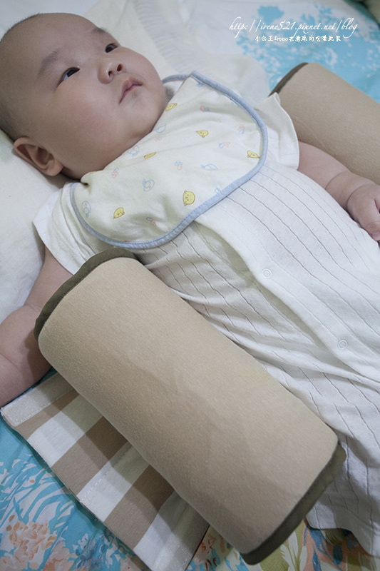 【育兒】固定寶寶不亂翻．SANDEXICA嬰兒定型枕.防側枕.糾正偏頭