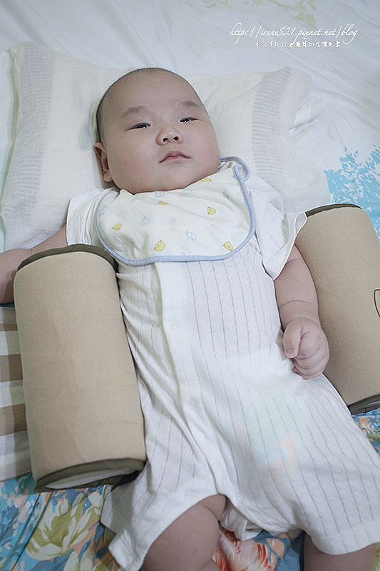 【育兒】固定寶寶不亂翻．SANDEXICA嬰兒定型枕.防側枕.糾正偏頭