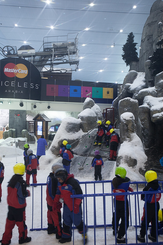 【杜拜】沙漠中的奇蹟，飄雪的冰雪世界 ．阿聯酋購物中心Mall of the Emirates