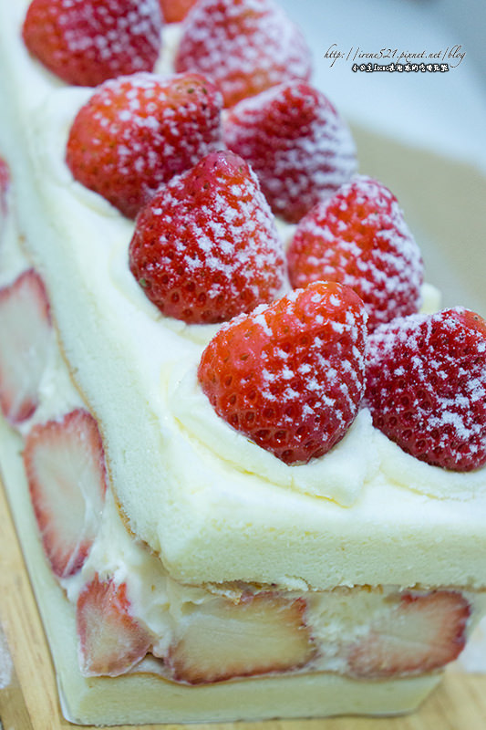 【團購】一年一次的季節限定，冬天就是要吃草莓蛋糕．基隆-郃嘉烘焙坊