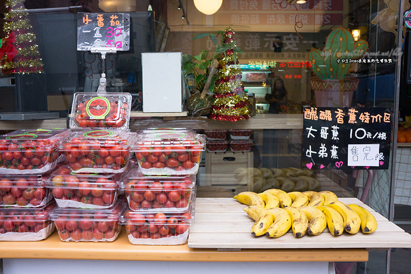 【新莊】買水果也能很優雅，喝果汁也能很放鬆．紅鑽石都市果園