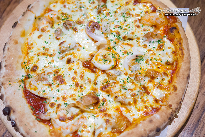 【板橋】府中美食又一發，好吃的手工披薩．薄多義BITE 2 EAT @Irene&#039;s 食旅．時旅