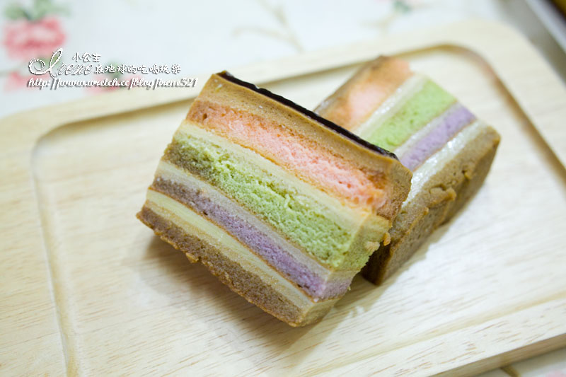 啃食物-冰晶千層彩虹布丁蛋糕