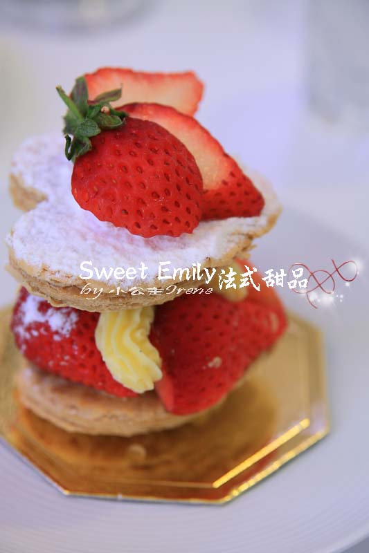 【台中Sweet Emily法式甜品】精美的甜點．繽紛杯子蛋糕 @Irene&#039;s 食旅．時旅