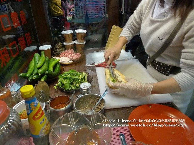 【三和夜市】王家好吃麻油雞+越南麵包+市場口木瓜牛奶