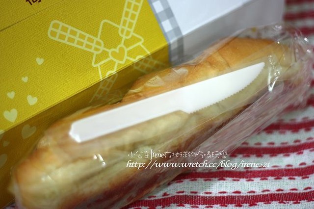 試吃－荷蘭村麵包坊‧鮮烤芋頭卷+蒜棒