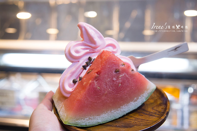 【香港－美食】夏日限定，西瓜擠上霜淇淋，療癒又消暑．CRUMBS Bakery @Irene&#039;s 食旅．時旅