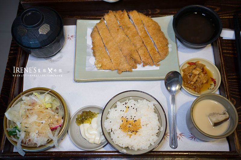 【台中】平價日式料理，一份定食200多就能品嚐到．十日町日本料理