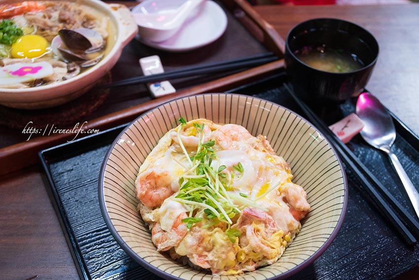 【新竹】新竹東門市場美食，日式氛圍縈繞，咖哩飯/干貝丼/鍋燒烏龍都好吃．小次郎