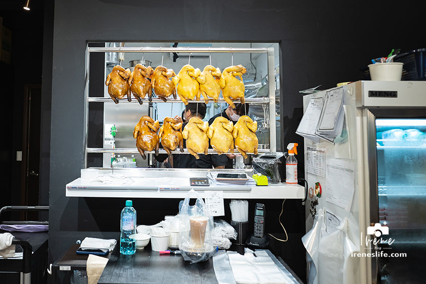 捷運南京復興站美食，金黃油亮又水嫩的參柒貴妃雞，加上蔥油跟自製辣椒讓人欲罷不能