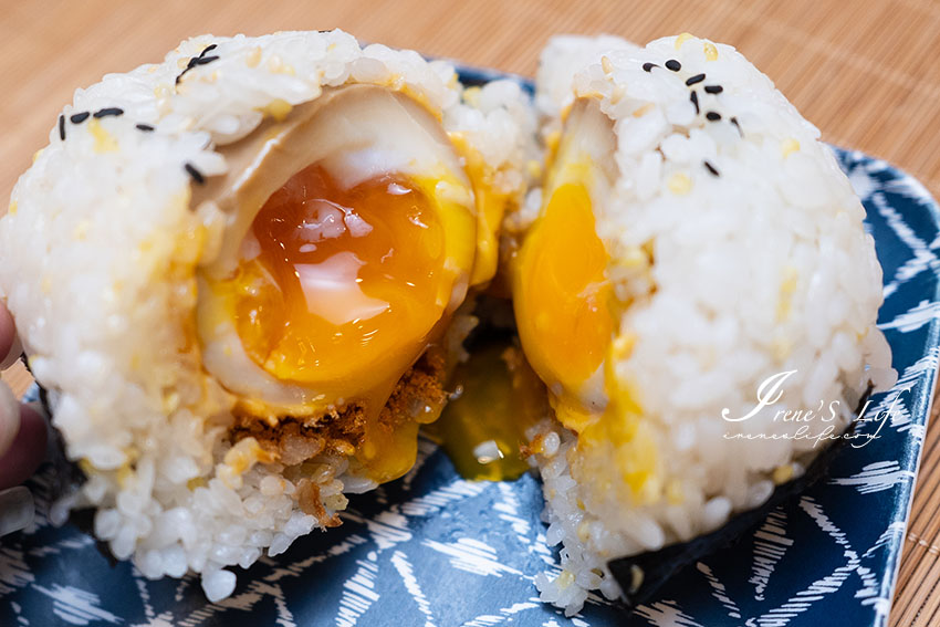 蘆洲新開飯糰專賣店，圓滾滾的飯糰包上一片海苔好日式，溏心蛋潺流金黃蛋液很優秀