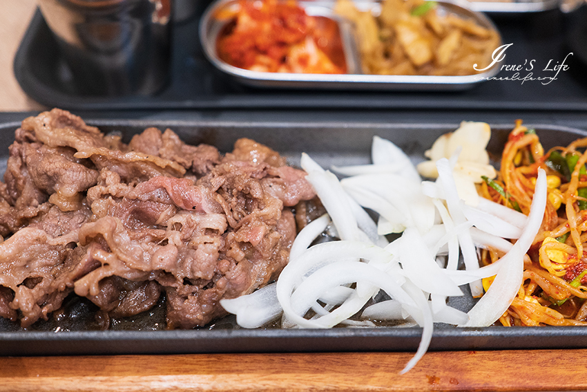 一個人就能吃韓式烤肉，八色烤肉mini插旗台北101美食街，一套只要200多就能享有