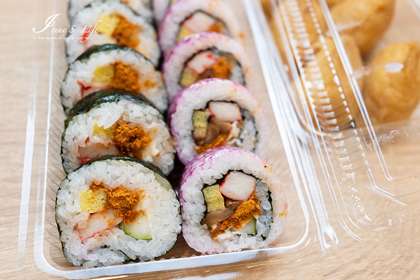 板橋黃昏市場內的平價壽司，炙燒鮭魚壽司一貫只要20元，每日限量最好先預訂