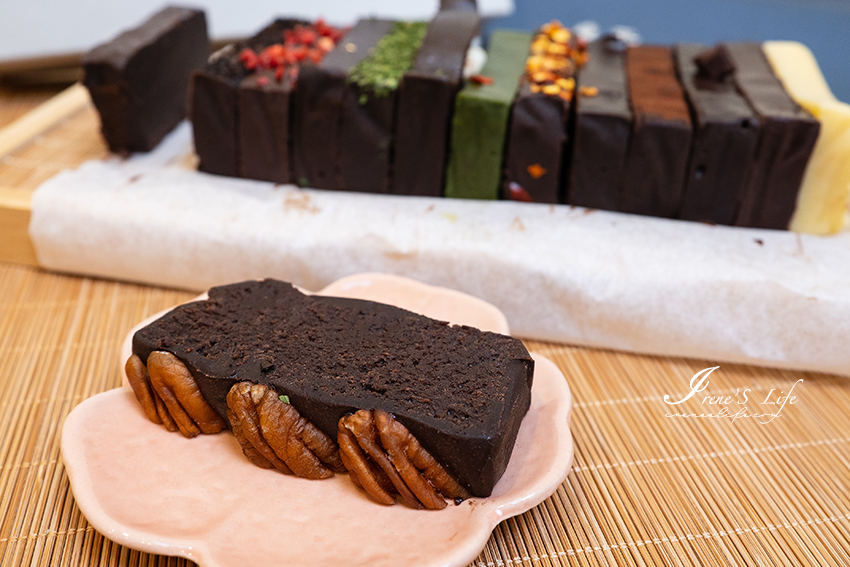 台南有名甜點推薦，等了近半年才到貨，14種口味體驗布朗尼的香甜苦辣