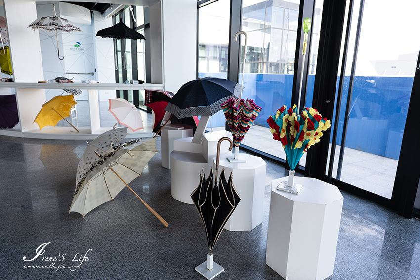 以洋傘為主題的觀光工廠，唯美綠建築、降雨體驗廊道，還可以DIY彩繪雨傘