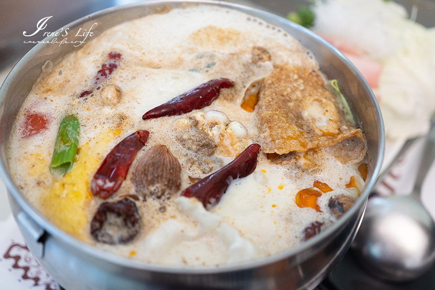 瑞穗美食，使用吉蒸牧場超人氣牛奶鍋，鮮奶蒙古鍋有特色，還有在地才有的馬告小火鍋