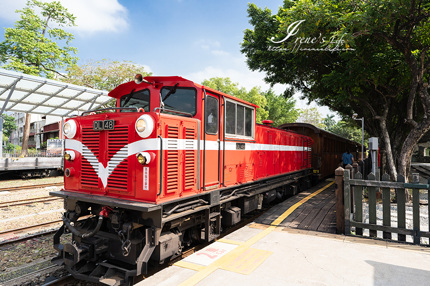 鐵道迷必訪，期間限定的檜木列車，每週六日行駛，欣賞嘉義-北門之美，漫遊車庫園區