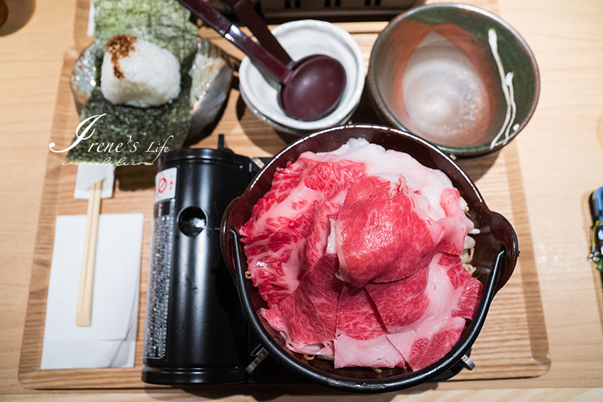 大阪難波站美食，如小山般高的A5和牛鍋，特製高湯搭配三款麵體的專賣麵店