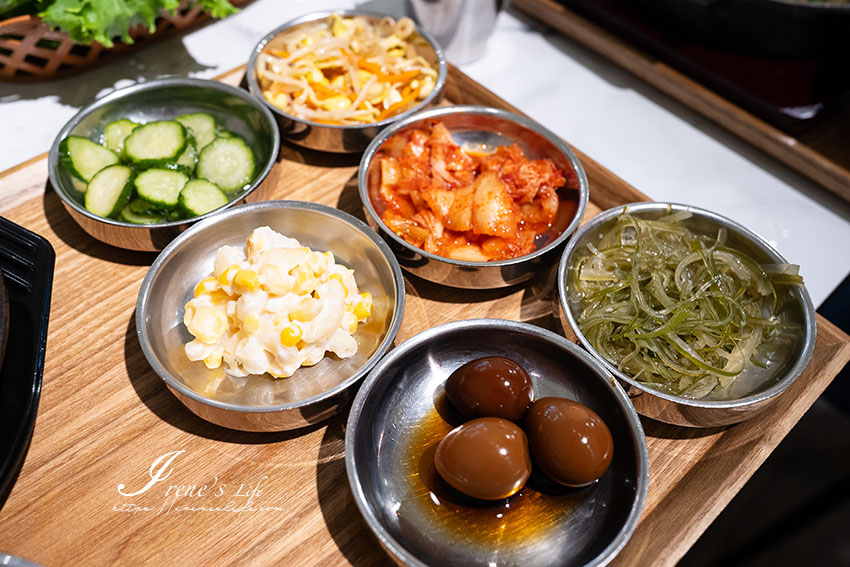 永和隱藏巷弄裡的道地韓國料理餐廳，韓國人開的食堂，烤肉夾生菜、海鮮煎餅很厚實，小菜可無限續