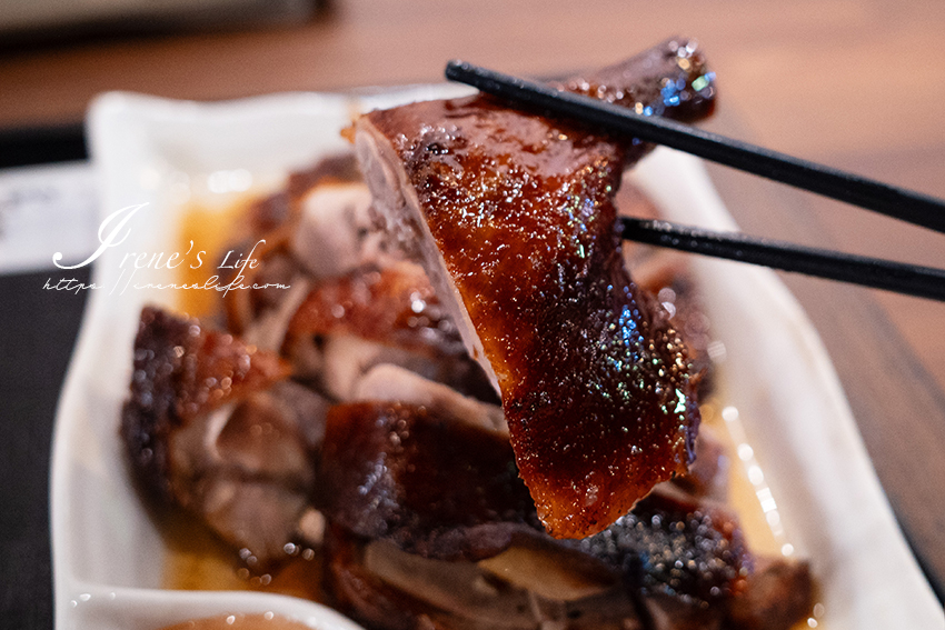 最厲害的脆皮燒肉在這裡！老闆神還原，媲美香港利苑酒家的脆皮燒肉，烤鴨皮脆肉香也很強