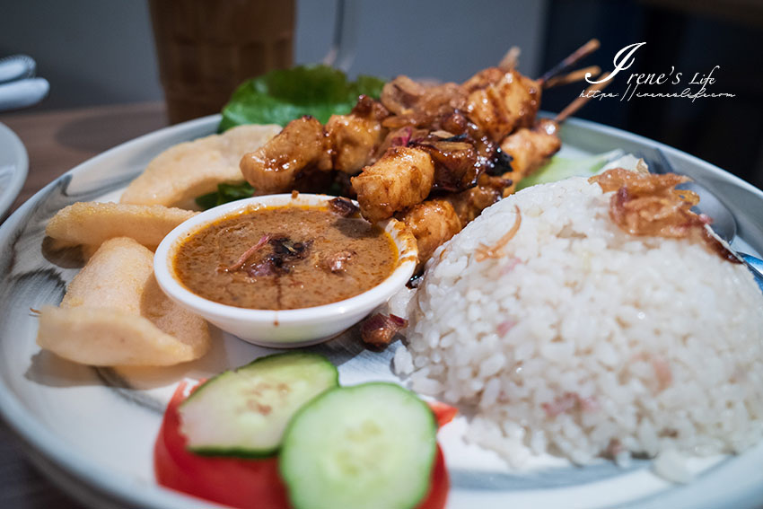 網站近期文章：近光華商場/三創生活園區的印尼料理，藏在巷子內的低調美食，生意很好建議先訂位
